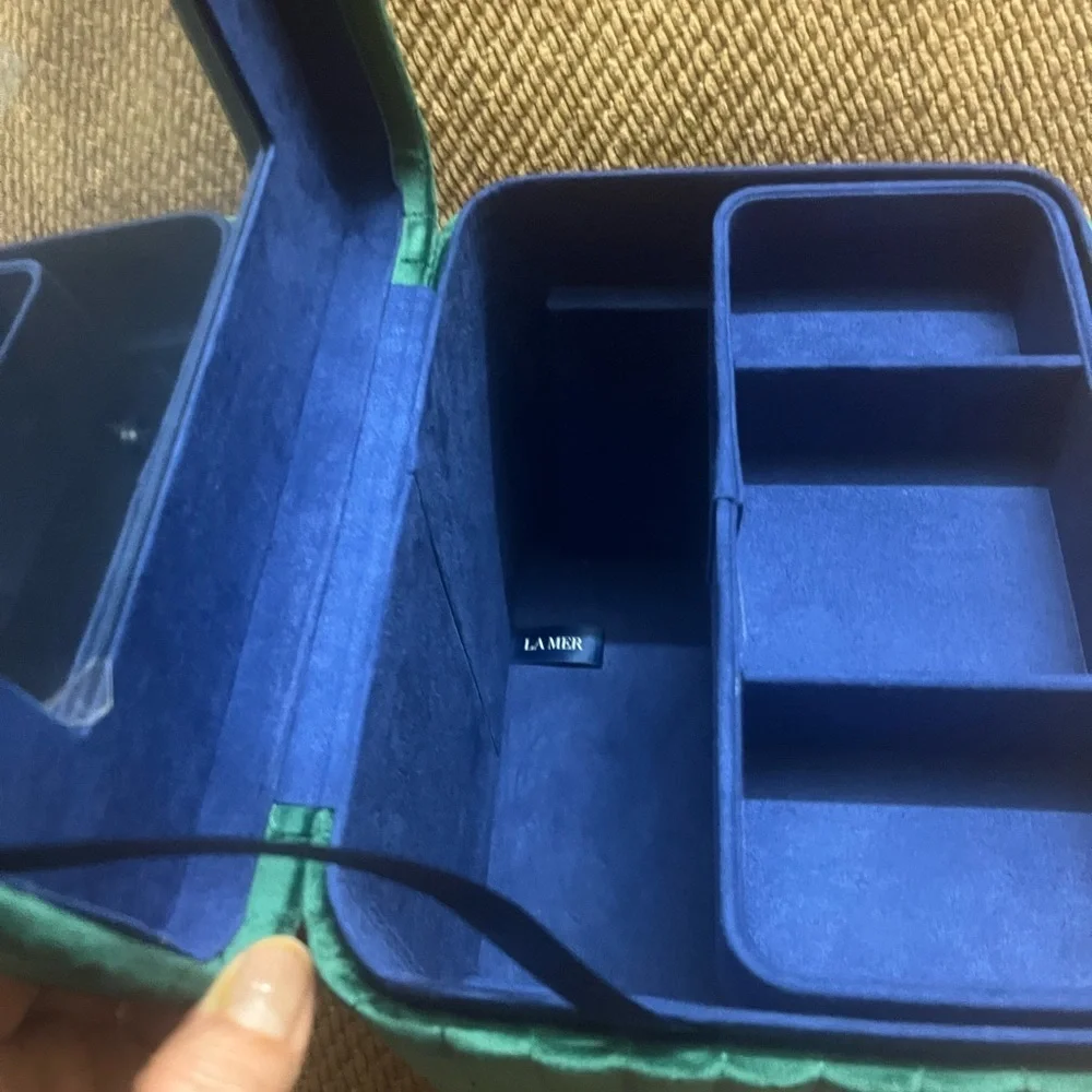 La Mer Green Jewelry‎ Organizer with Metal Clasp